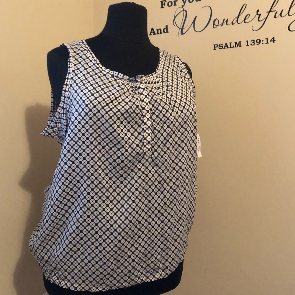 Old Navy tank NWT XXL